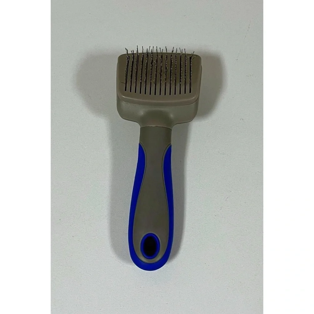 Pet Cats Dogs Brush Hairbrush Brushing Grooming Tool with Button to Release Fur